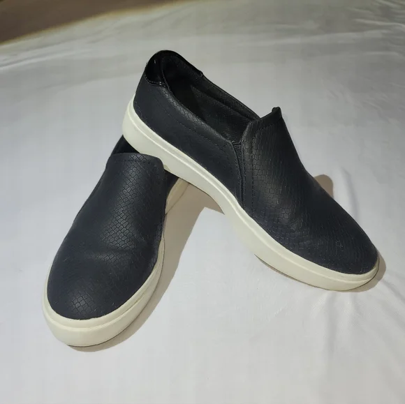 Dr. Scholl's synthetic leather shoes. - Picture 5 of 8